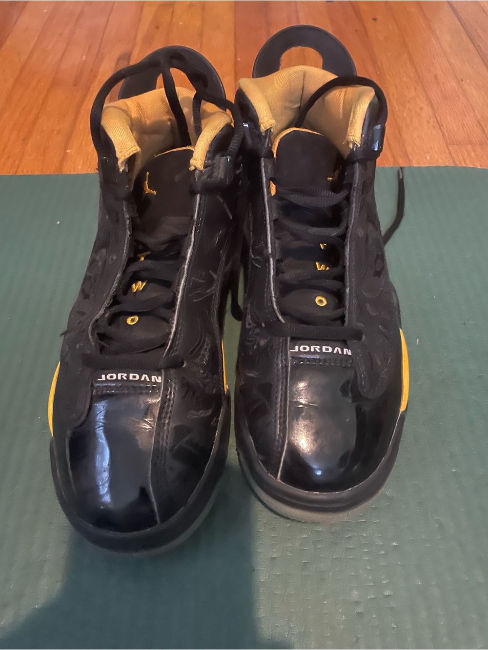 Air Jordan Dub Zero GS Black Taxi Sneakers Size 4Y
